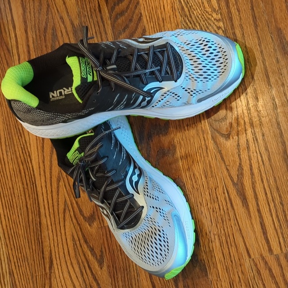 Men's US11 Saucony Ride 10 Everun running shoe - Picture 2 of 6